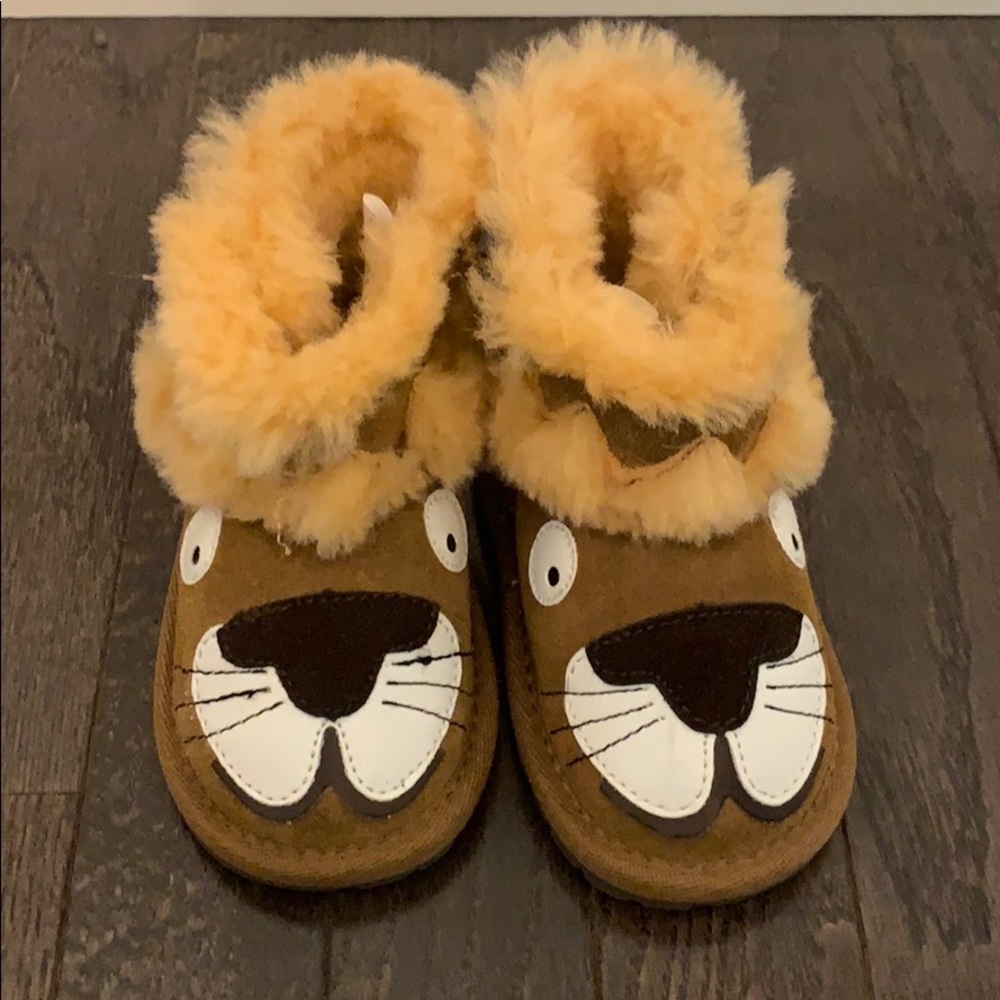 Emu hard sole baby slippers